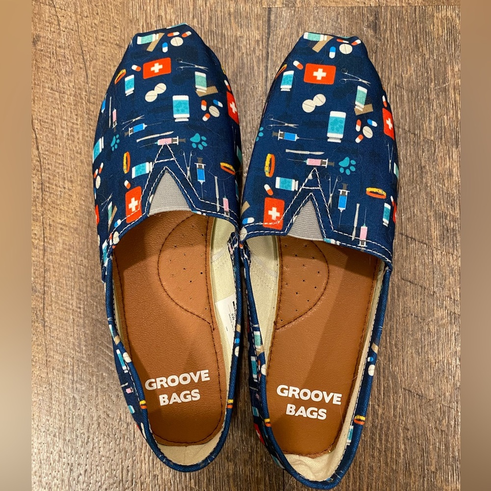 Groove Bag Veterinarian / Vet Tech Shoes